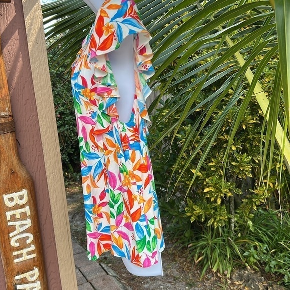 119. Emily Wonder tropical short sleeve top, flirty sleeves, open V neck, Sz L - Picture 8 of 10